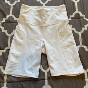 ATHLETA ultimate stash 7” short
